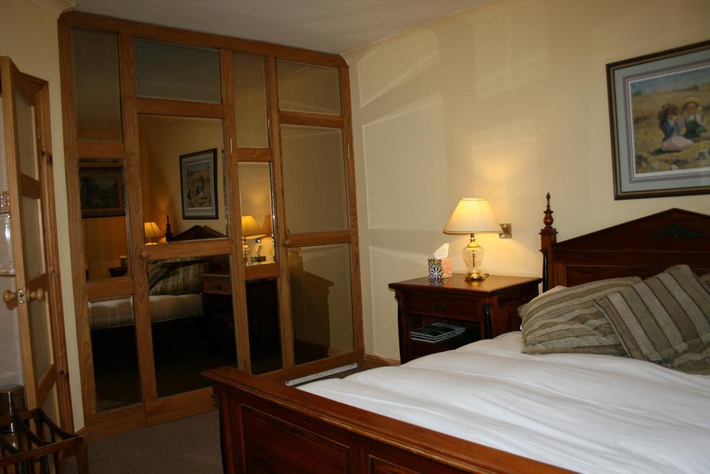 Hotel The Wyvill Arms à Leyburn Chambre photo