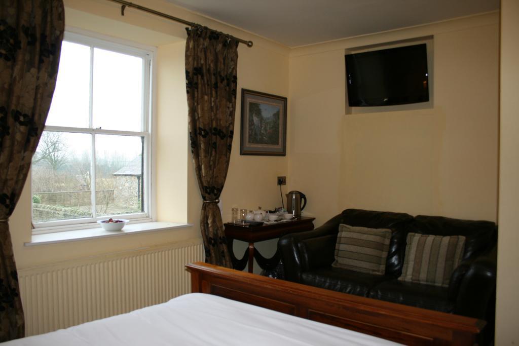Hotel The Wyvill Arms à Leyburn Chambre photo