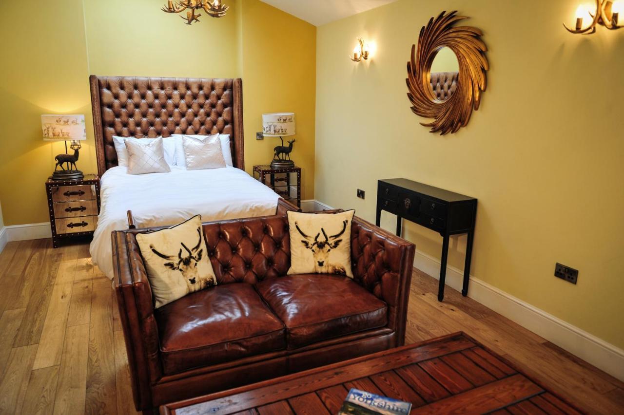 Hotel The Wyvill Arms à Leyburn Extérieur photo