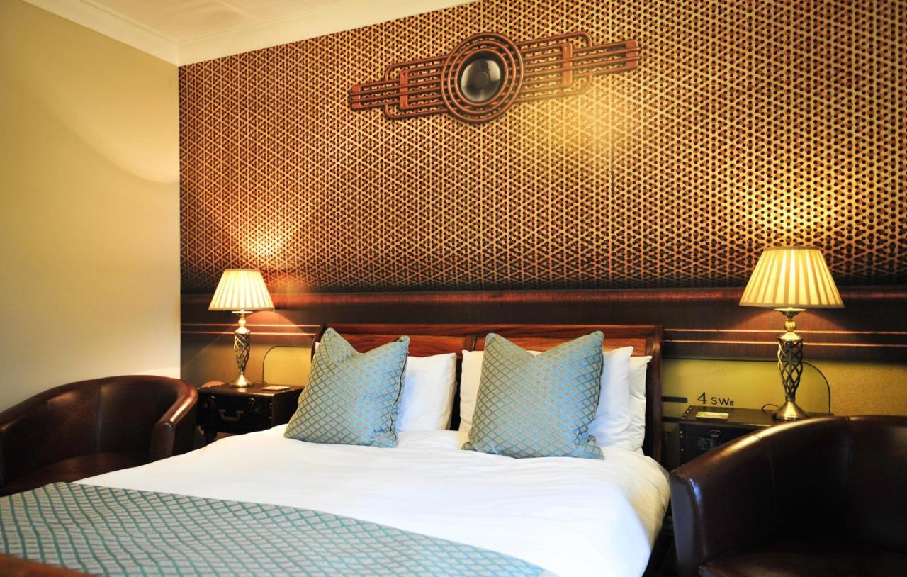 Hotel The Wyvill Arms à Leyburn Extérieur photo