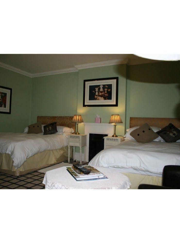 Hotel The Wyvill Arms à Leyburn Extérieur photo